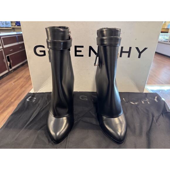 GIVENCHY BLACK SHARK LOCK ANKLE BOOTS LEATHER SIZE EU37 US6.5 LS(342250) - Picture 3 of 16